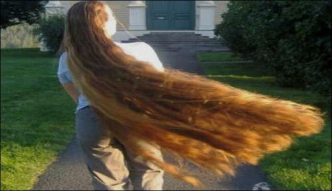 1205 2 في سر في تطويل شعرها كده -اطول شعر في العالم خديجة سليم